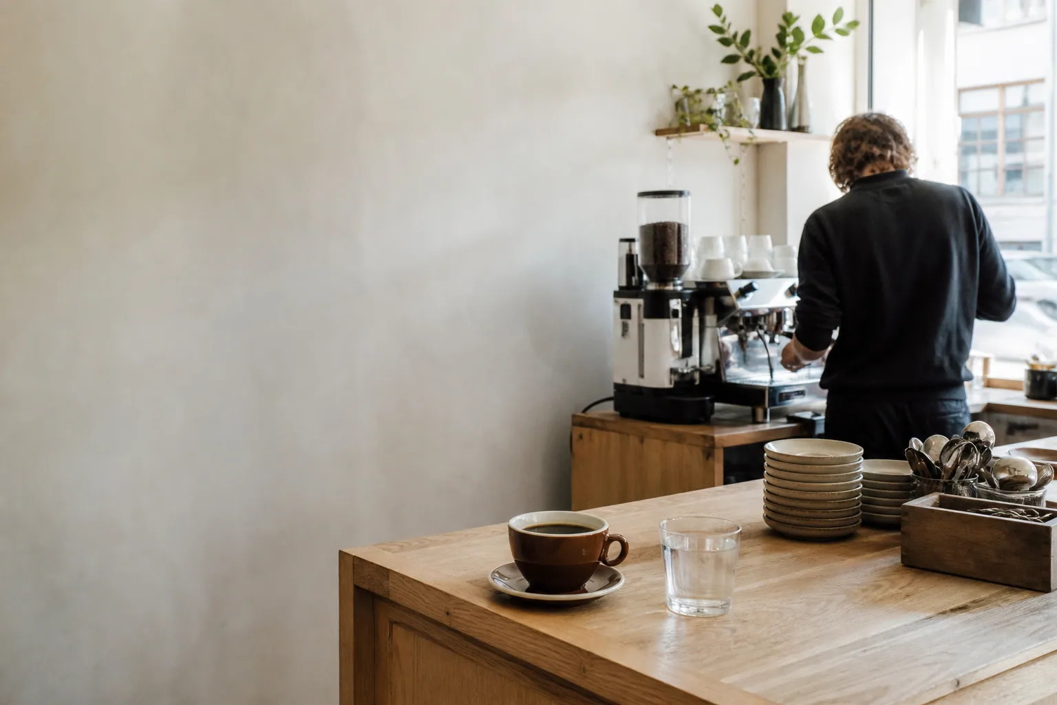 Americano Kaffe: Definition, Smag og Bestillingsvejledning